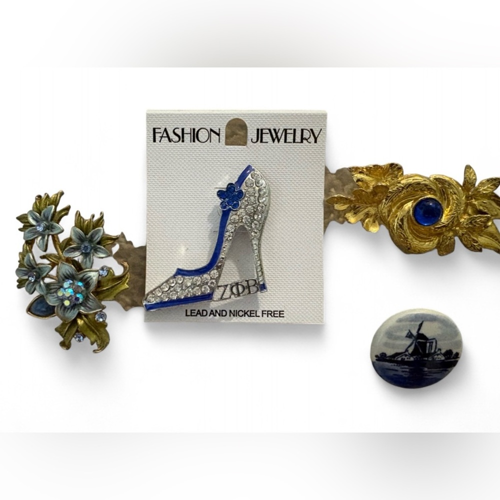 blue brooches (buyers choice)